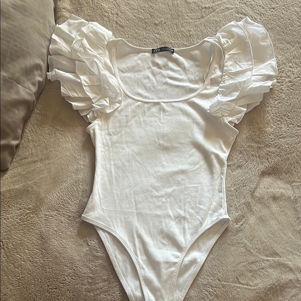 Zara White Ribbed Bodysuit